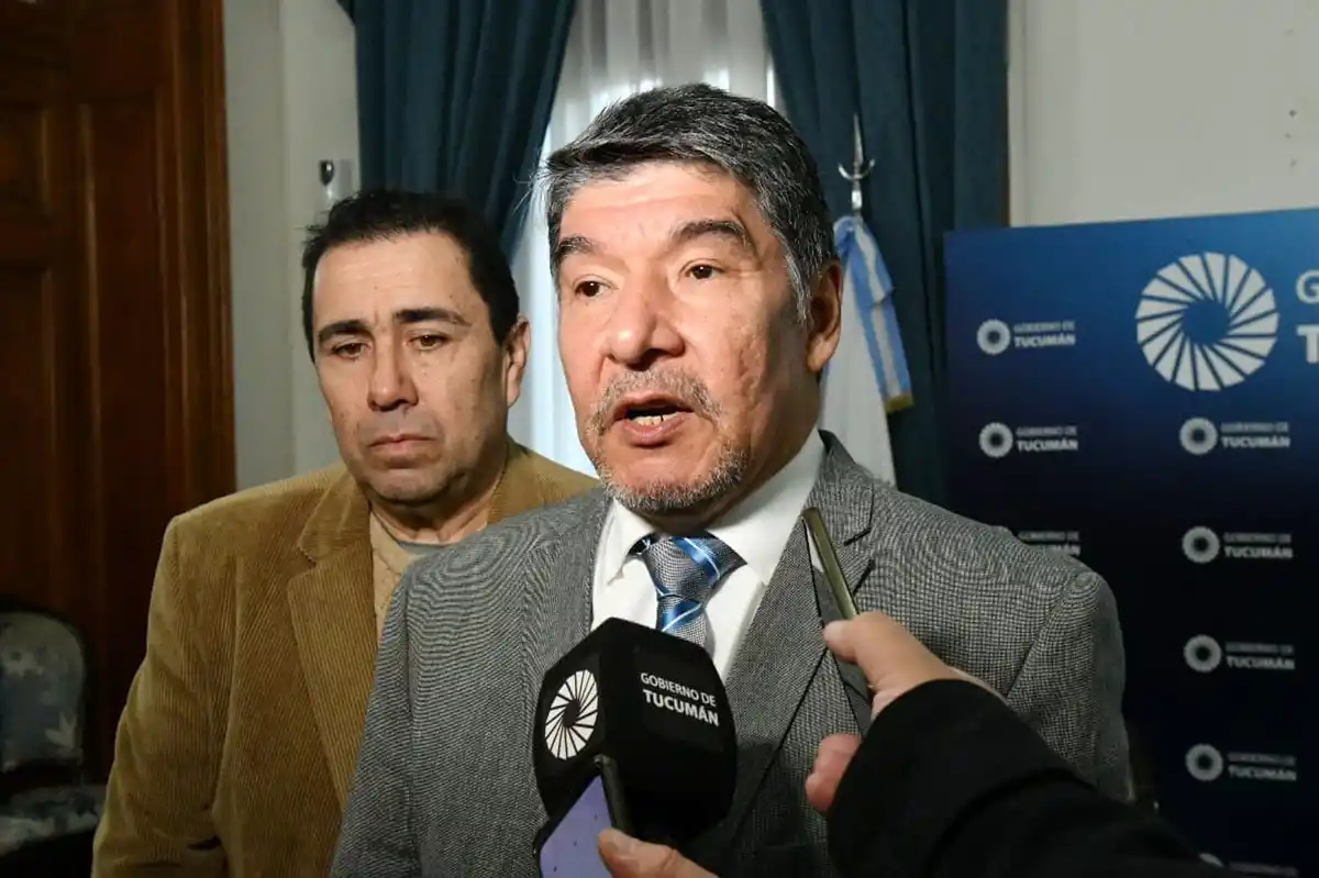 1200x799_miguel-acevedo-detras-sergio-mansilla-1101840-231029